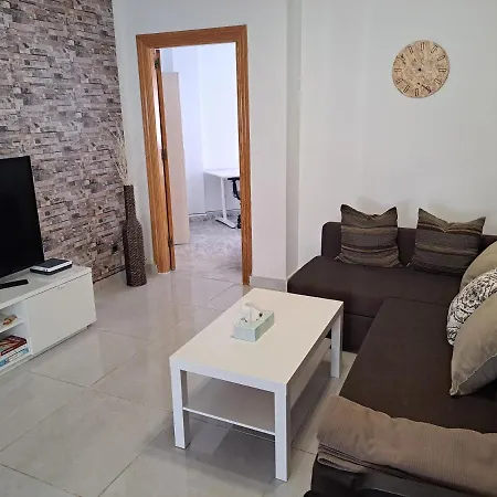 Spacious In Noelia With Private Pool, Garden & Parking Dom wakacyjny *