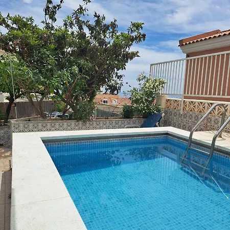Spacious In Noelia With Private Pool, Garden & Parking Dom wakacyjny